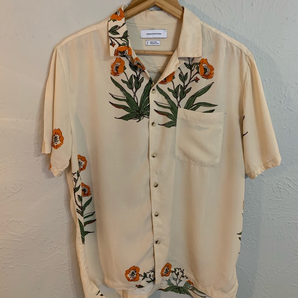 Urban Outfitters Men’s Floral Print Shirt